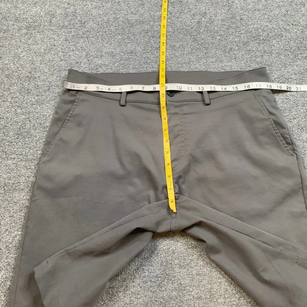 KJUS Shorts Mens EU 52 (US 36) Long Gray Inmotion Moisture Wick Performance Golf